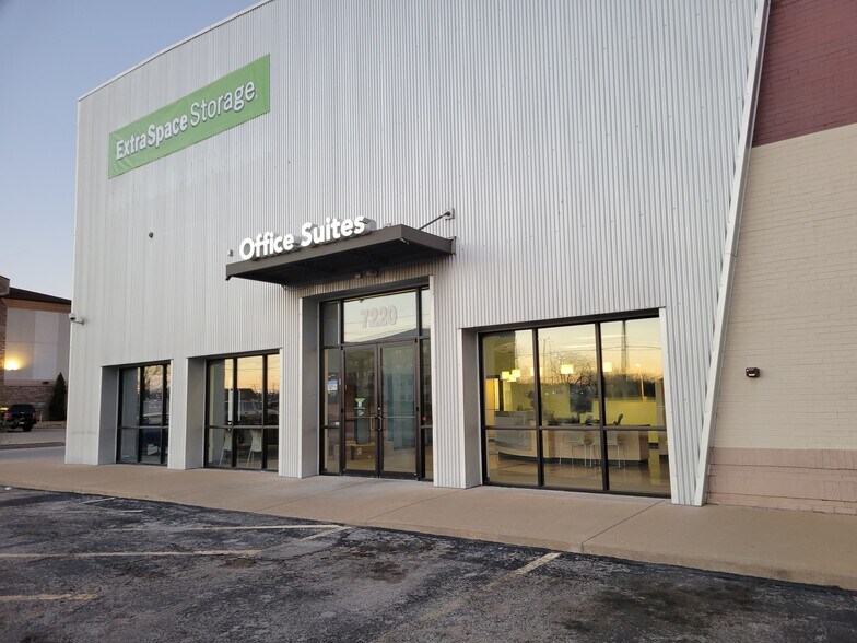 More Photos Of 7220 N Lindbergh Blvd, Hazelwood Self Storage For Lease