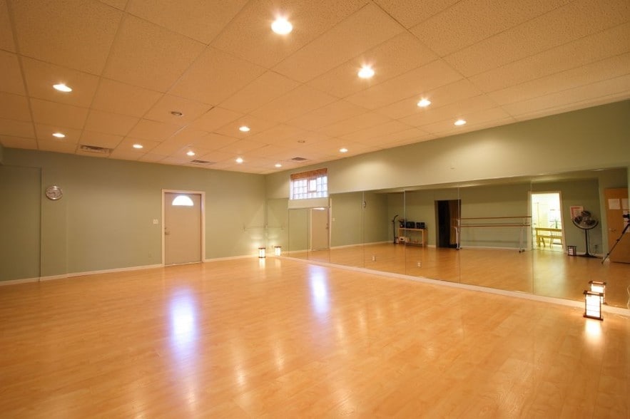 More Photos Of 220 S Ashland St, Cambridge Storefront Retail Office For Sale