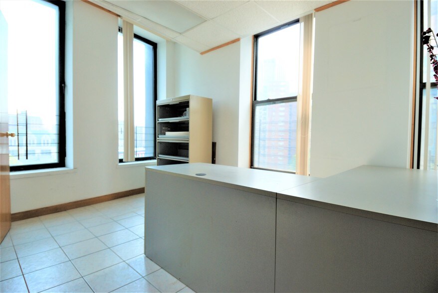More Photos Of 7-8 Chatham Sq, New York Office For Lease