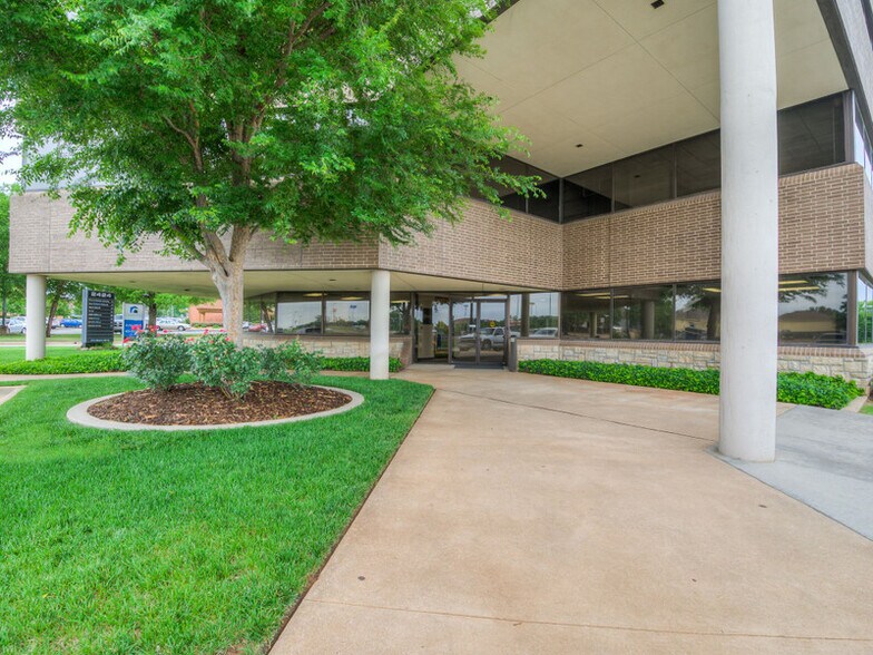 More Photos Of 2424 Springer Dr, Norman Office For Lease