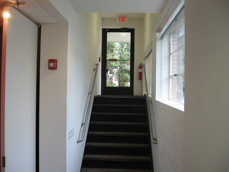 More Photos Of 422 Summer St, Stamford Office For Lease