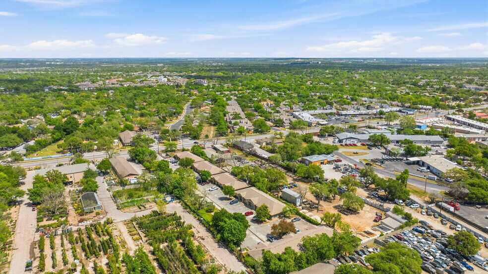 More Photos Of 13284 Pond Springs Rd, Austin Office For Sale