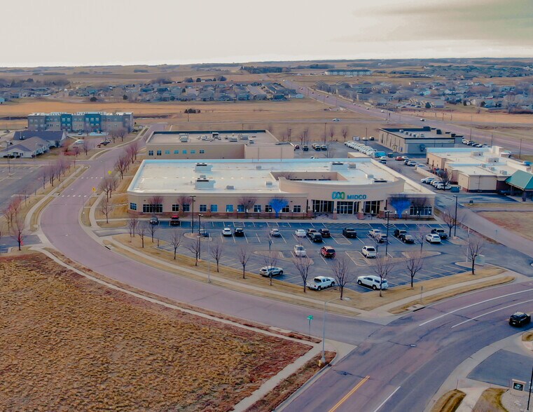 More Photos Of 3901 N Louise Ave, Sioux Falls Office For Lease