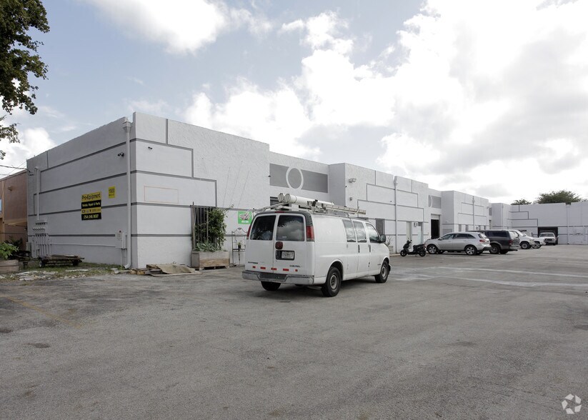 More Photos Of 1900 NW 33rd St, Pompano Beach Warehouse For Lease