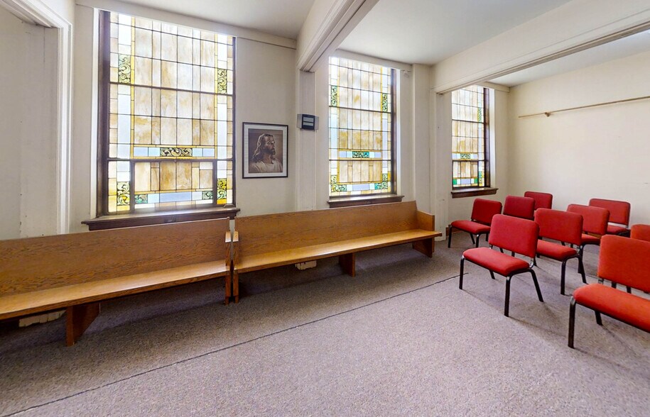 More Photos Of 3001-3015 W Mitchell St, Milwaukee Specialty For Sale