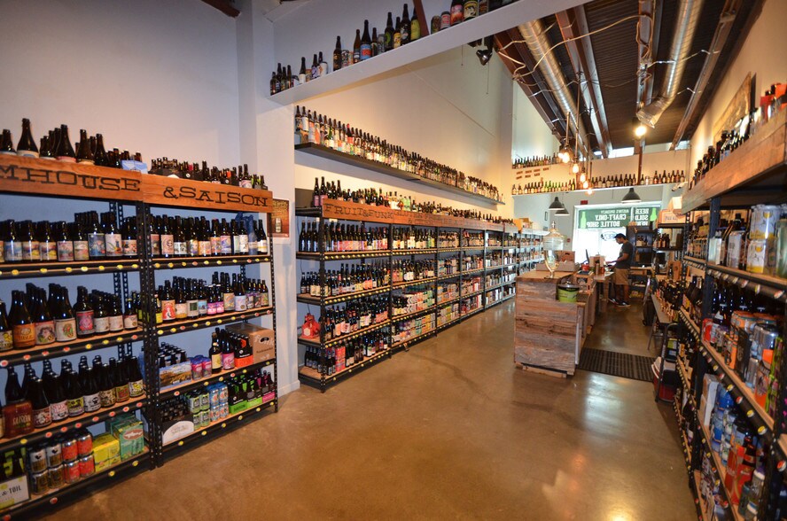 More Photos Of 2110 S Lamar Blvd S, Austin Storefront For Lease