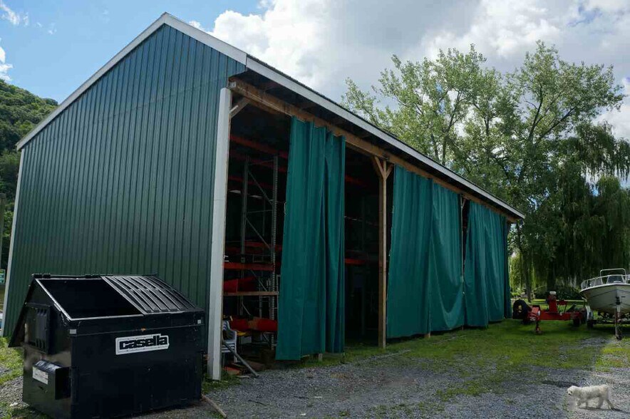 More Photos Of 7 Main St, Whitehall Marina For Sale