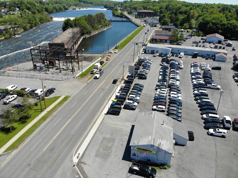 More Photos Of 420 W 1st St, Oswego Auto Dealership For Sale