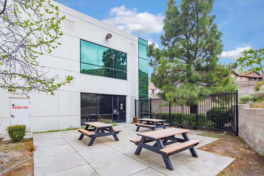 More Photos Of 13800 Balboa Blvd, Sylmar Office For Sale