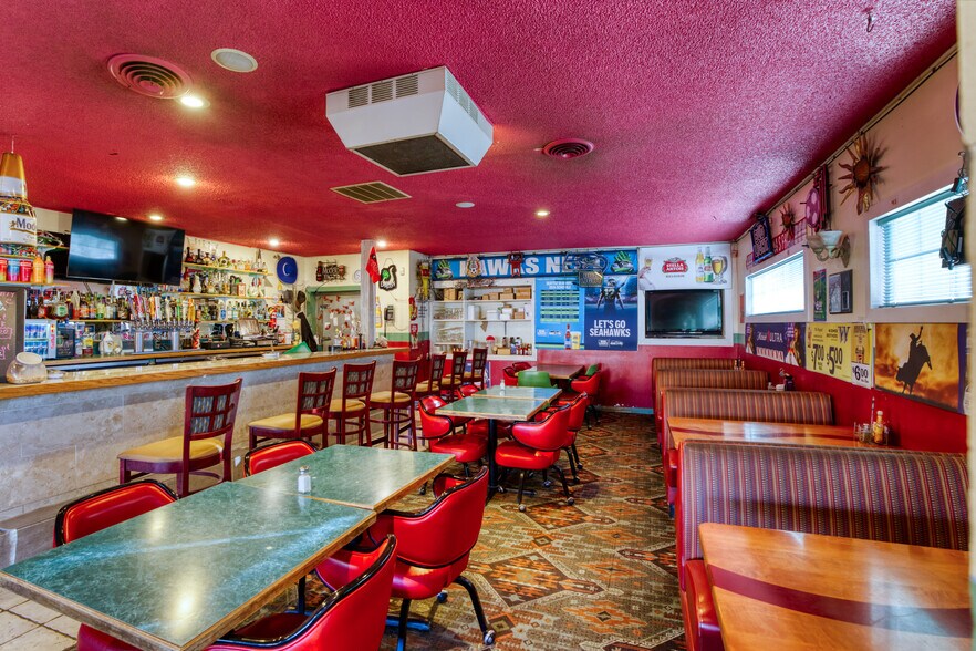 More Photos Of 410 Yakima Valley Hwy, Sunnyside General Retail For Sale