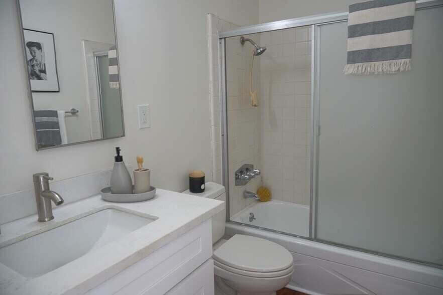 More Photos Of 756 Hyperion Ave, Los Angeles Apartments For Sale