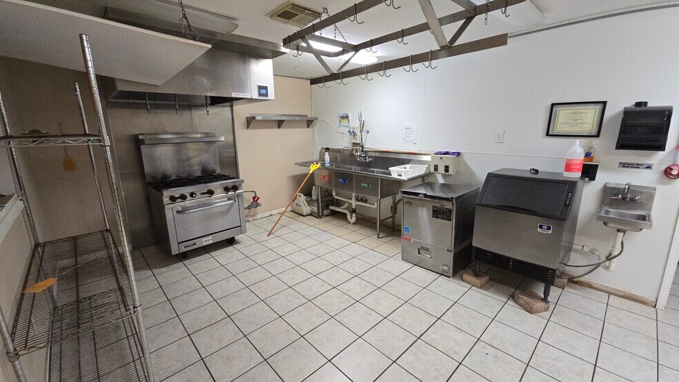 More Photos Of 3315 Fm 523 Rd, Oyster Creek Shelter For Sale