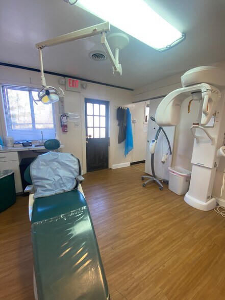 More Photos Of 130 E Brookhaven Rd, Brookhaven Medical For Sale