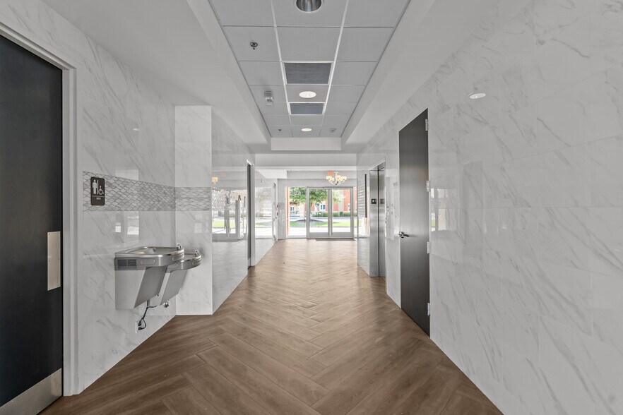 More Photos Of 6740 Rock Spring Rd, Wilmington Office For Sale