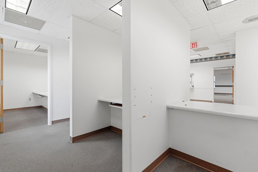 More Photos Of 718 N Martin St, East Prairie Office For Sale