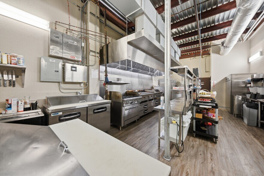 More Photos Of 1508 Texas Ave S, College Station Hotel For Lease