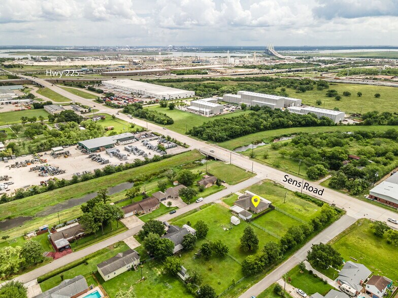 More Photos Of 11820 Plainbrook St, La Porte Specialty For Sale