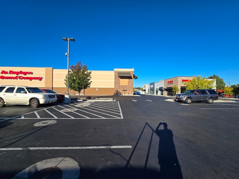 More Photos Of 1255 N Happy Valley Rd, Nampa Restaurant For Sale