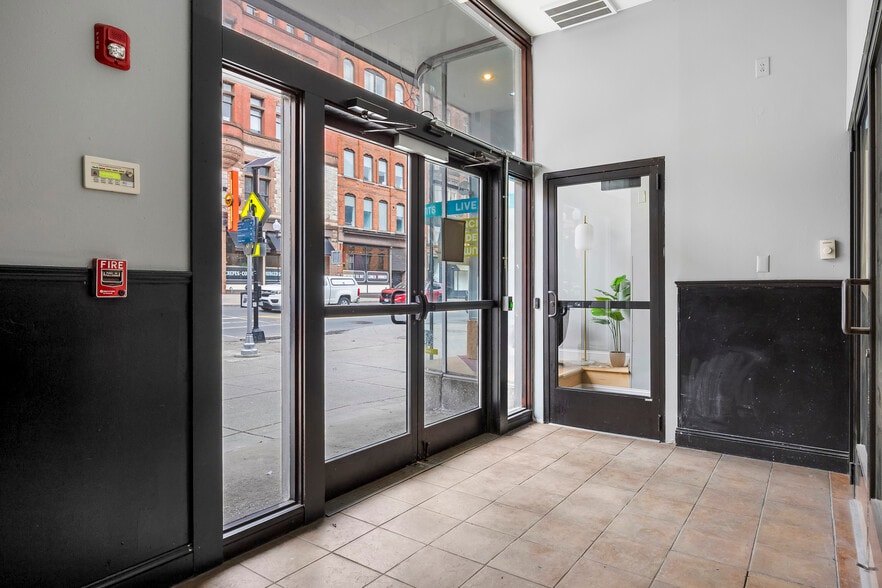 More Photos Of 61 N Pearl St, Albany Apartments For Lease