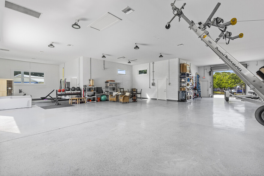 Primary Photo Of 319 SE Florida St, Stuart Warehouse For Sale