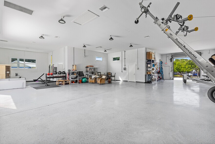Primary Photo Of 319 SE Florida St, Stuart Warehouse For Sale