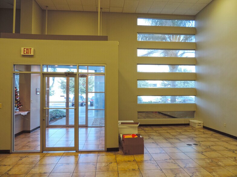 More Photos Of 13120 Spivey Dr, Laredo Warehouse For Lease