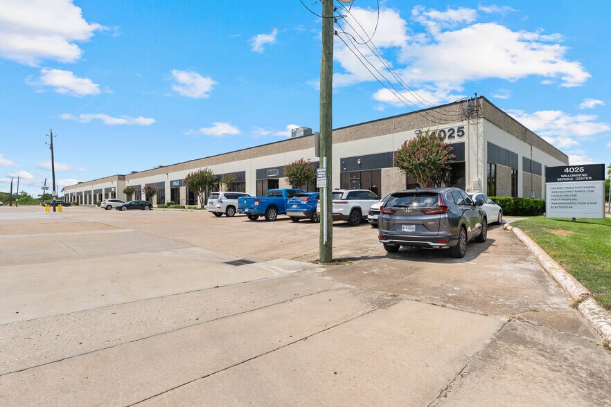 More Photos Of 4025 Willowbend Blvd, Houston Unknown For Lease