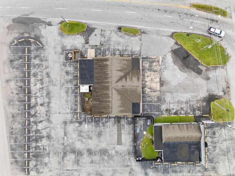 More Photos Of 2004 Wilmington Hwy, Jacksonville Bar For Sale