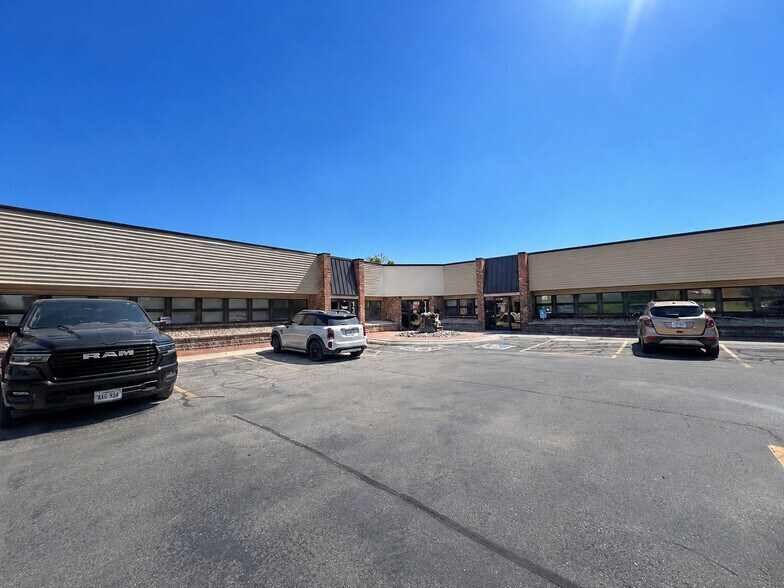 More Photos Of 11550-11590 W Dodge Rd, Omaha Office For Lease