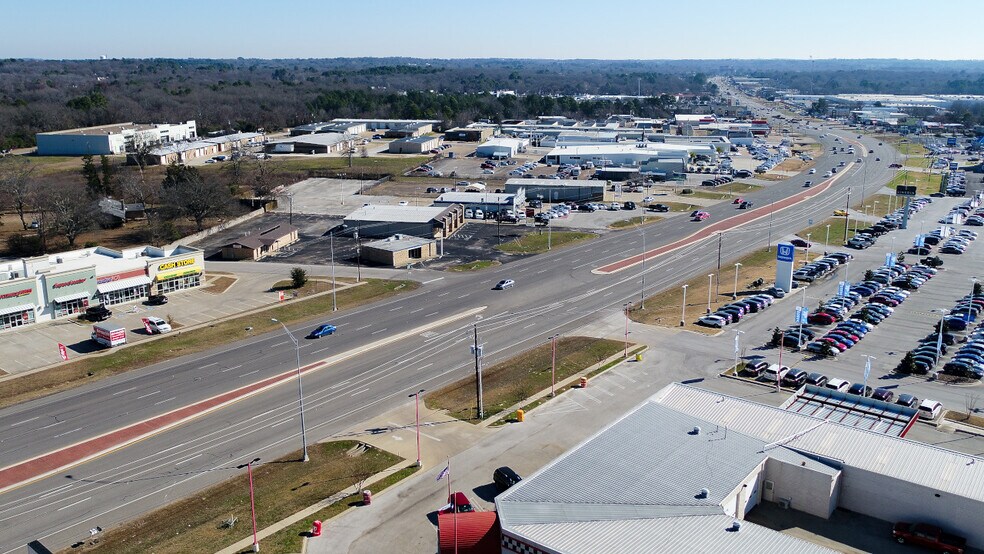 More Photos Of 2701 W SW Loop 323, Tyler Unknown For Lease