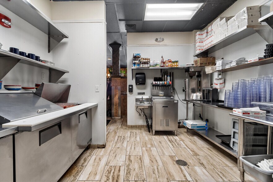 More Photos Of 172 Hanover St, Portsmouth Restaurant For Sale