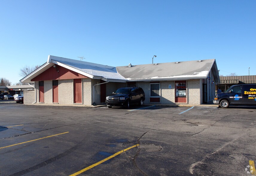 Primary Photo Of 15150 E 14 Mile Rd, Warren Freestanding For Sale