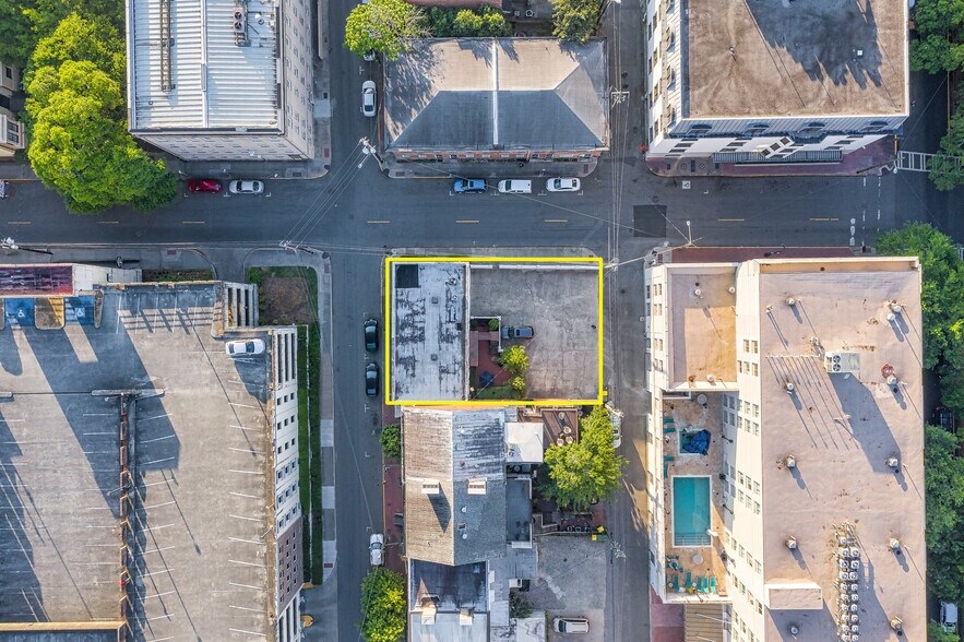 More Photos Of 301 W York St, Savannah Office For Sale