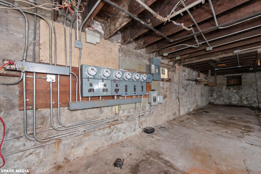 More Photos Of 4800 S Wood St, Chicago Storefront Retail Residential For Sale