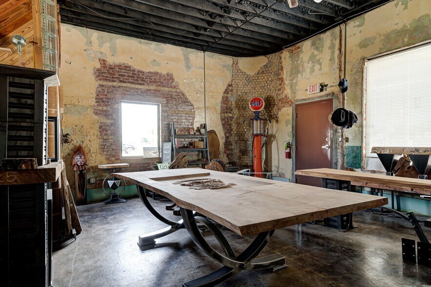 More Photos Of 1615 N Portland Ave, Oklahoma City Warehouse For Sale