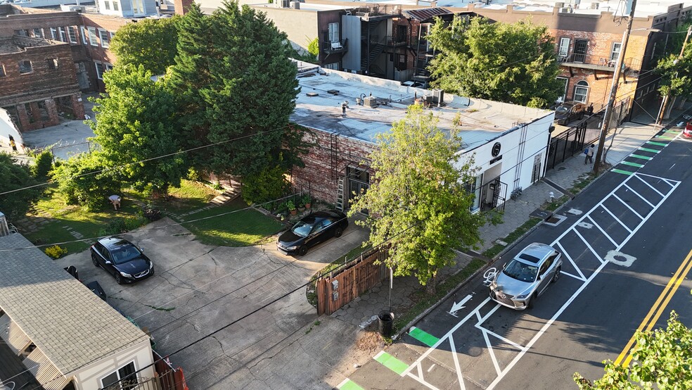 Primary Photo Of 275 SW Peters St, Atlanta Storefront For Sale