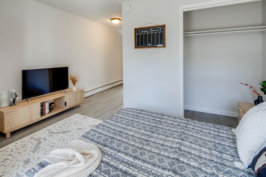 More Photos Of 424 N Black Horse Pike, Runnemede Apartments For Sale