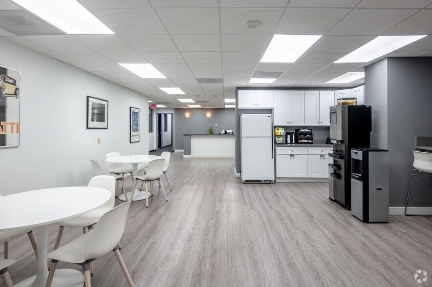 More Photos Of 1440 N Harbor Blvd, Fullerton Office For Lease