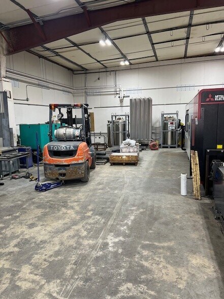 More Photos Of 214 12th St NW, West Fargo Warehouse For Lease