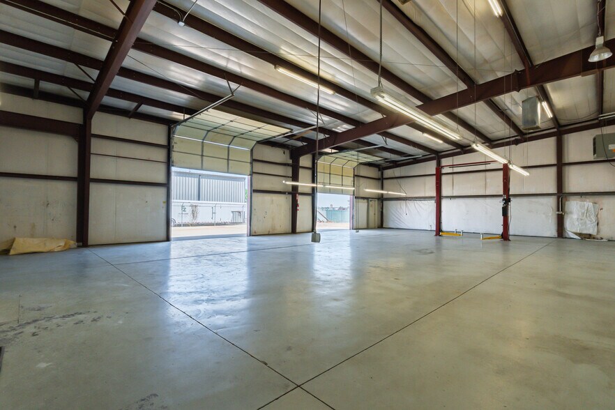 Primary Photo Of 854 Baseline Pl, Brighton Warehouse For Lease