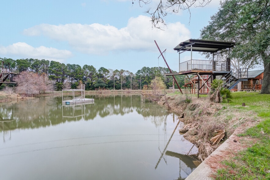 More Photos Of 850 County Road 149, Alvin Land For Sale