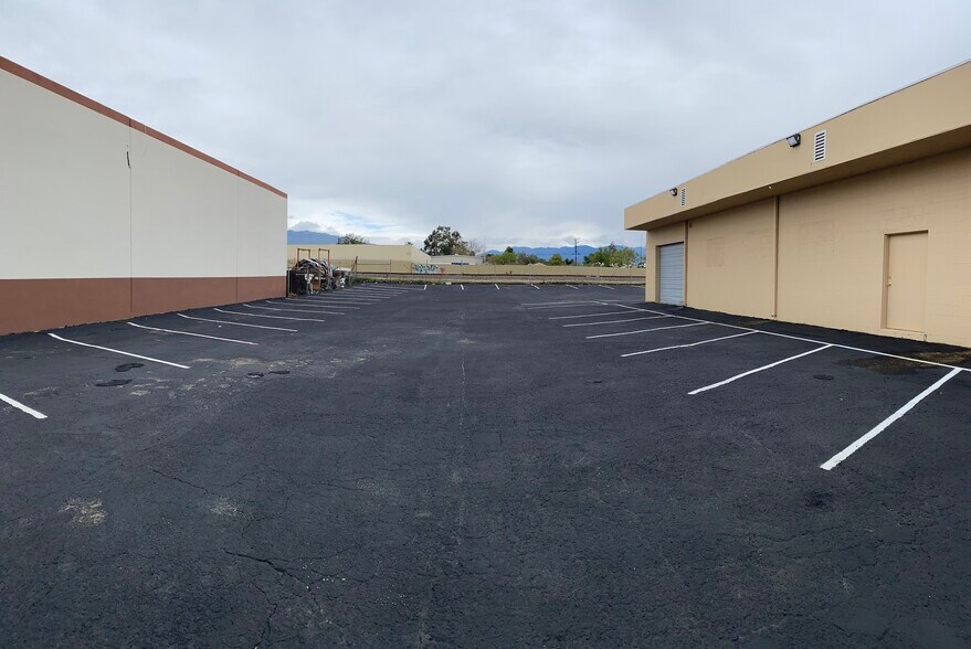 More Photos Of 16590 Ceres Ave, Fontana Warehouse For Lease