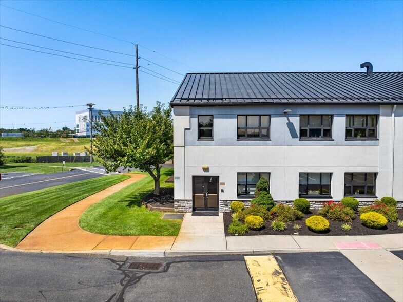 More Photos Of 1 Radar Way, Tinton Falls Office For Lease