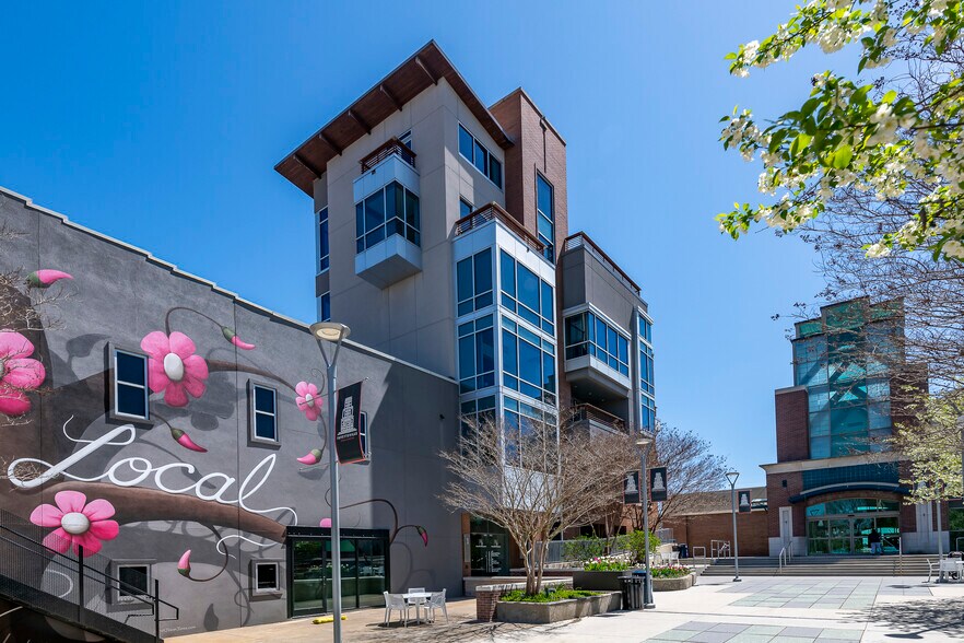 More Photos Of 5 W Mountain St, Fayetteville Apartments For Lease