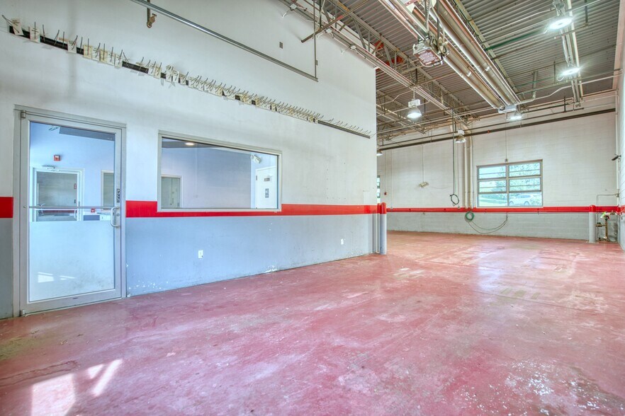 More Photos Of 165 S McCaslin Blvd, Louisville Auto Repair For Lease