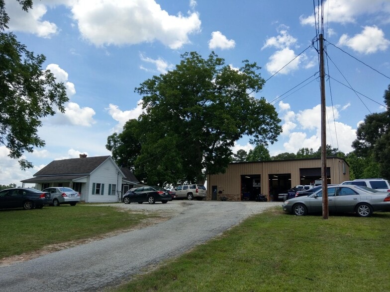 More Photos Of 8400 Villa Rica Hwy, Villa Rica Auto Repair For Lease