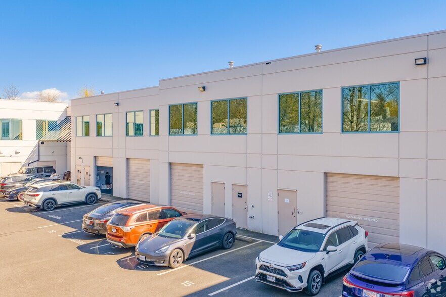 More Photos Of 13351 Commerce Pky, Richmond Office For Lease