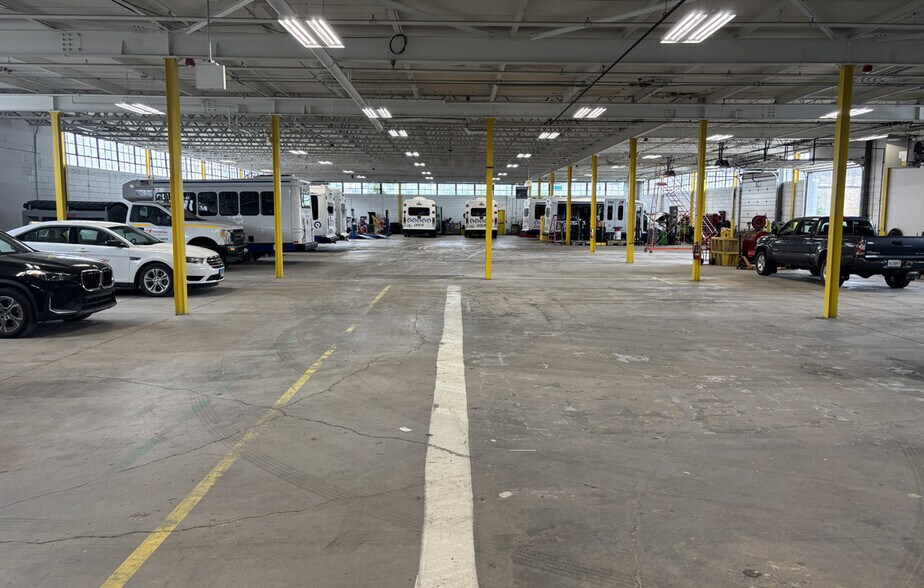 More Photos Of 2040-2060 Indian Boundary Rd, Melrose Park Warehouse For Lease