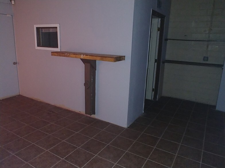 More Photos Of 909 N 8th Ave, Texas City Storefront Retail Office For Sale