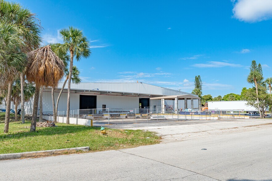 More Photos Of 198 Lock Rd, Deerfield Beach Warehouse For Lease